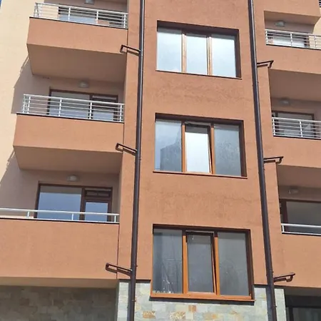 отличен двустаен *